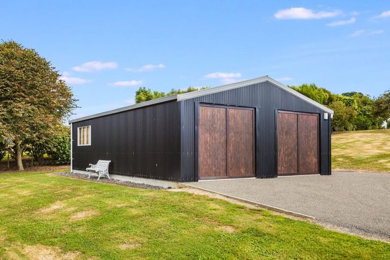 Photo of property in 67 Tarahunga Road, Levin, 5571