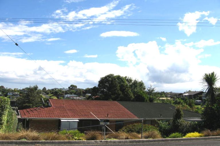 Photo of property in 2/2 Orewa Street, Torbay, Auckland, 0630