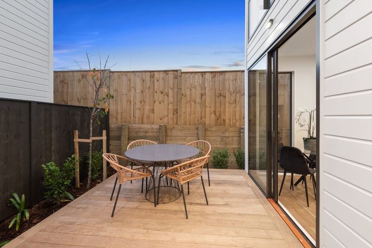 Photo of property in 33c Stanley Avenue, Milford, Auckland, 0620