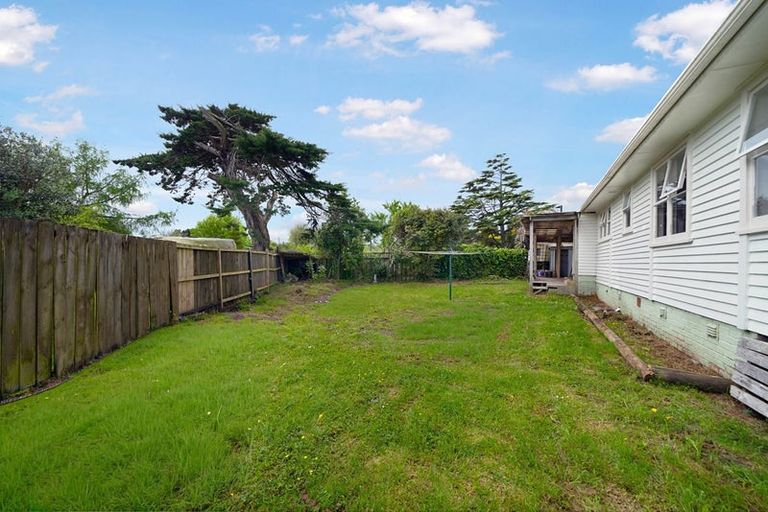 Photo of property in 49 Longburn Road, Henderson, Auckland, 0610