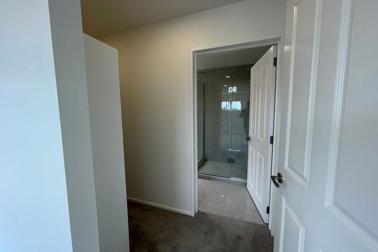 Photo of property in 36a Vodanovich Road, Te Atatu South, Auckland, 0610