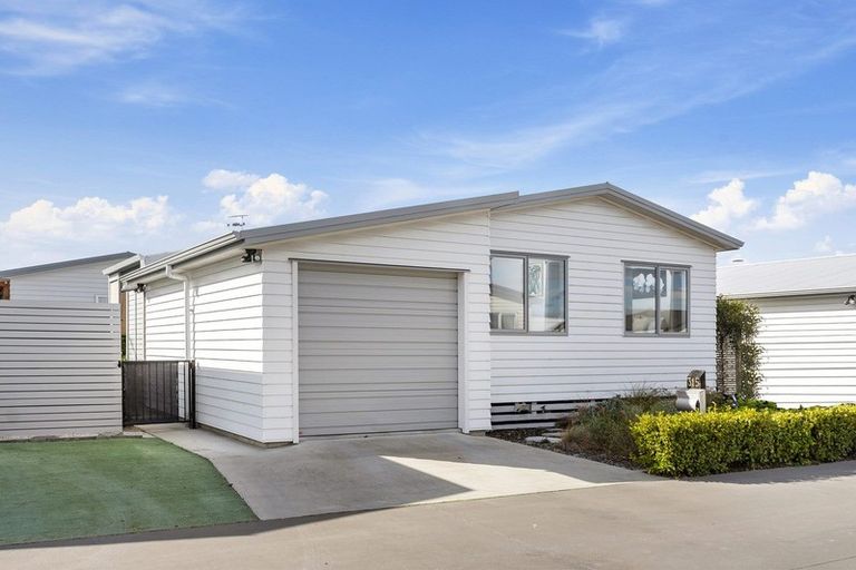 Photo of property in 11 Kamahi Crescent, Papamoa Beach, Papamoa, 3118
