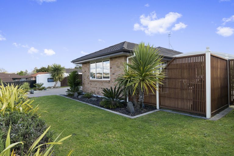 Photo of property in 17 Galloway Crescent, Pyes Pa, Tauranga, 3112