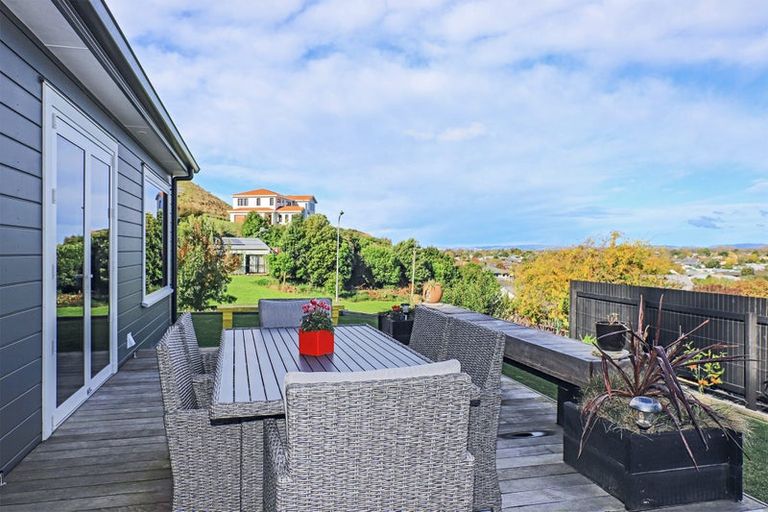 Photo of property in 3a Ridgeway Terrace, Taradale, Napier, 4112