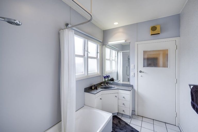 Photo of property in 1009 Caroline Road, Mayfair, Hastings, 4122