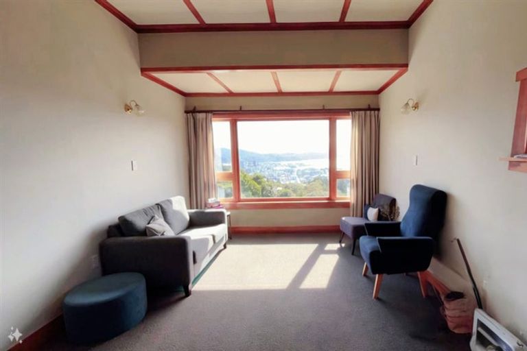 Photo of property in 18 Connaught Terrace, Brooklyn, Wellington, 6021