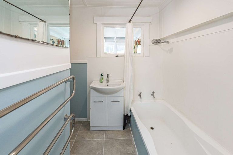 Photo of property in 40 Karaka Street, Castlecliff, Whanganui, 4501