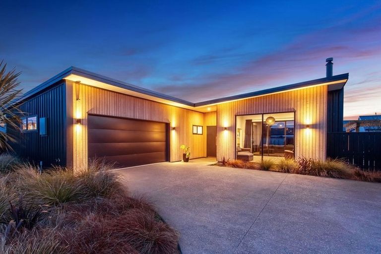 Photo of property in 12 Ardrossan Way, Tai Tapu, 7672