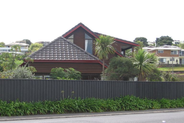 Photo of property in 2/22 Inga Road, Castor Bay, Auckland, 0620