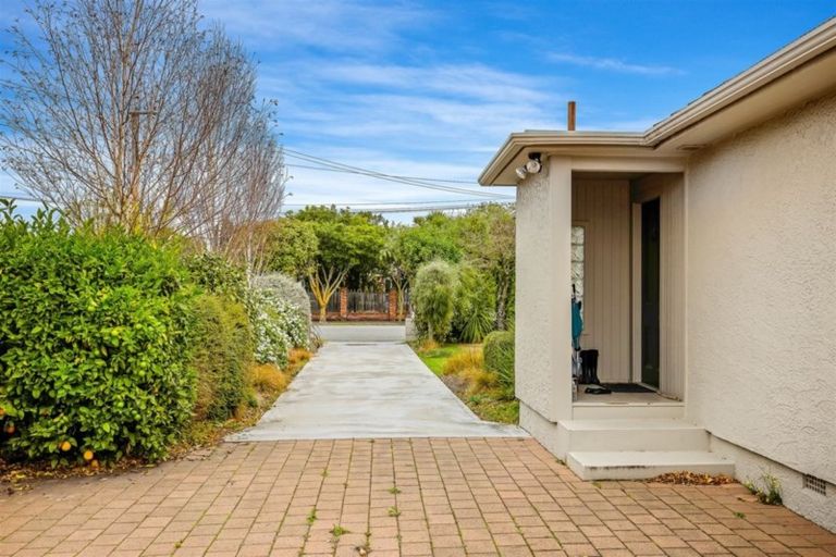 Photo of property in 21 Dinton Street, Russley, Christchurch, 8042