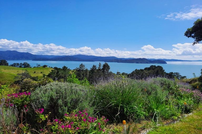 Photo of property in 130a Wattle Bay Road, Manukau Heads, Awhitu, 2684