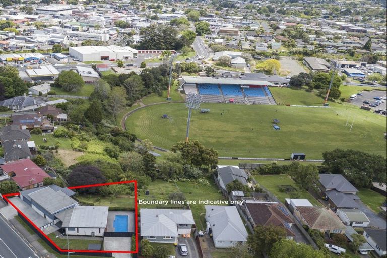 Photo of property in 2 Prospect Terrace, Pukekohe, 2120