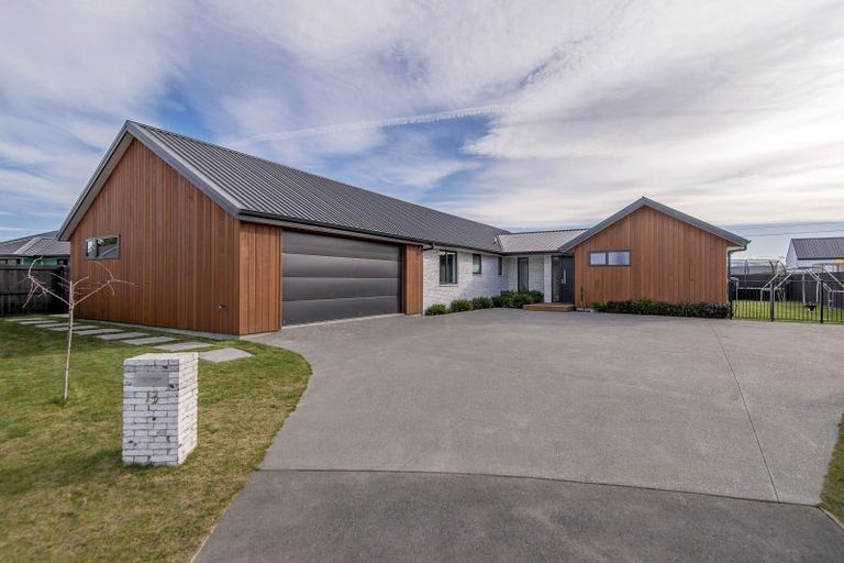Photo of property in 13 Kelburn Place, Tinwald, Ashburton, 7700