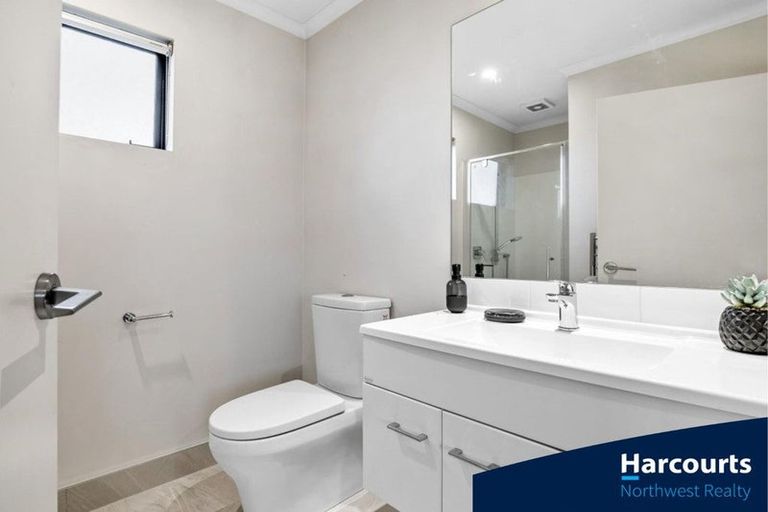 Photo of property in 6/89 Hobsonville Point Road, Hobsonville, Auckland, 0616