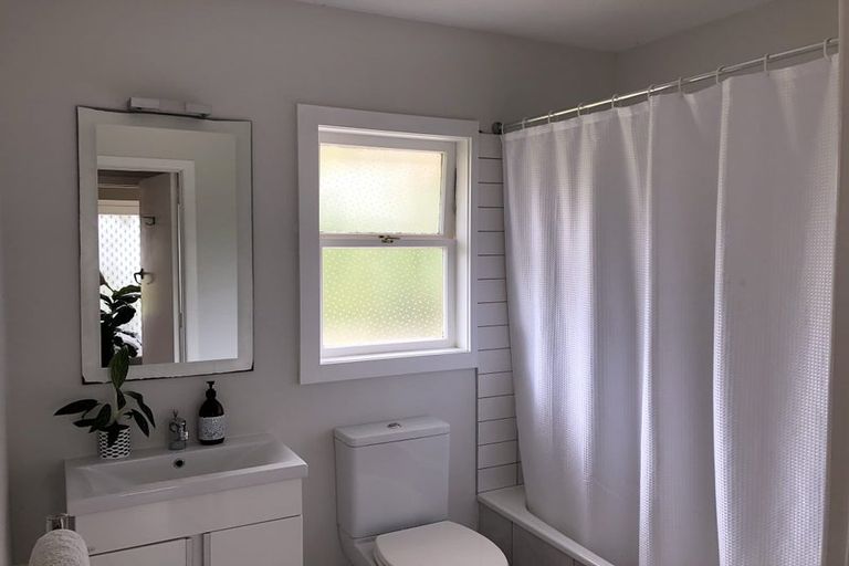 Photo of property in 2 Fifeshire Street, Belmont, Auckland, 0622