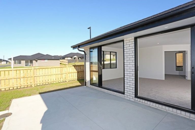 Photo of property in 2 Lippiatt Crescent, Pokeno, 2402