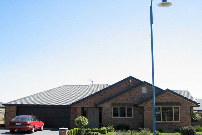 Photo of property in 67 Coolspring Way, Redwood, Christchurch, 8051
