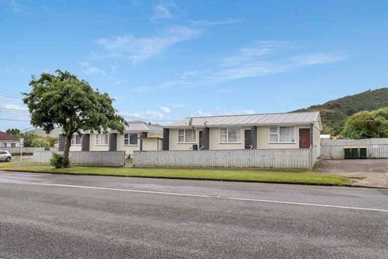 Photo of property in 1/136-138 Waddington Drive, Naenae, Lower Hutt, 5011