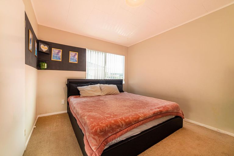 Photo of property in 1/35 Kopara Place, Clendon Park, Auckland, 2103