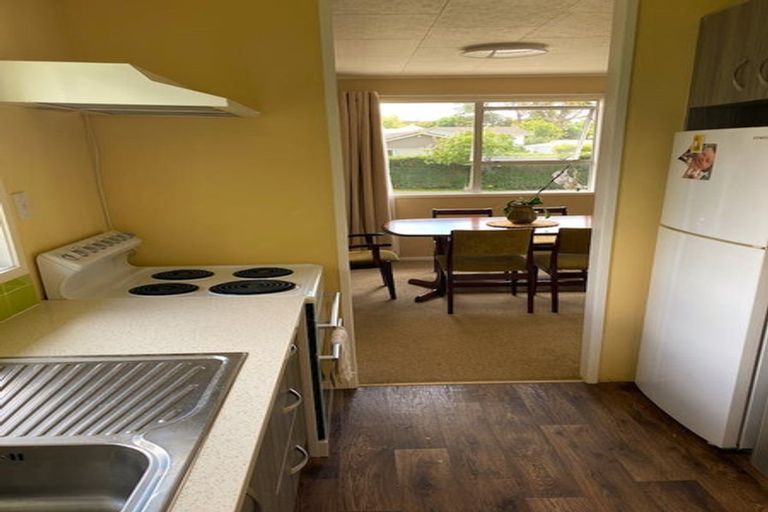 Photo of property in 42 Claverdon Drive, Massey, Auckland, 0614