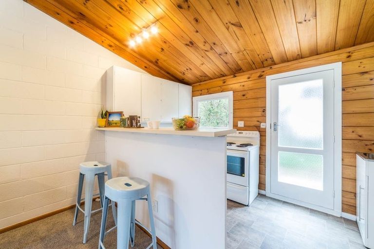 Photo of property in 2/15 Selwyn Crescent, Forrest Hill, Auckland, 0620