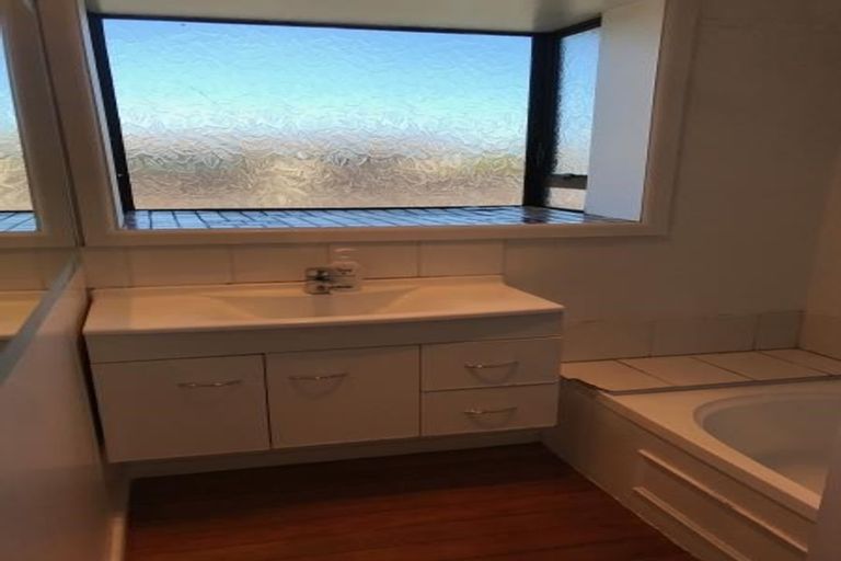 Photo of property in 16 Fenchurch Street, Northcote, Christchurch, 8052