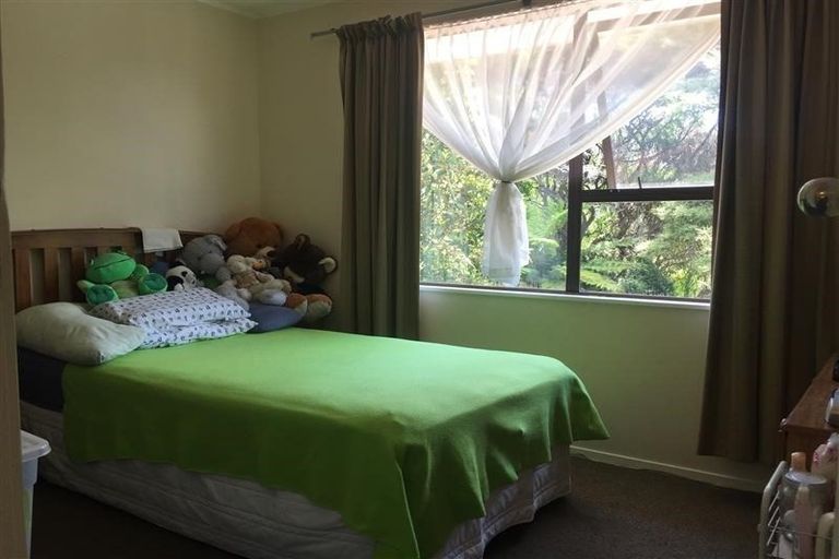 Photo of property in 9 Claverdon Drive, Massey, Auckland, 0614