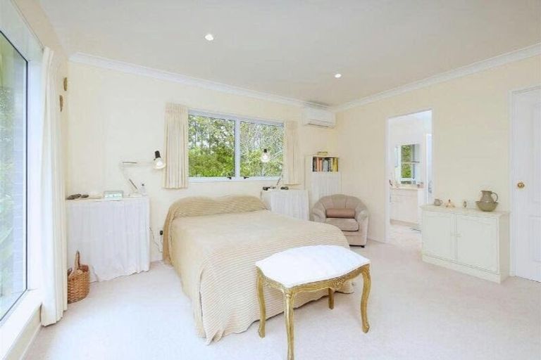 Photo of property in 211 Waihoehoe Road, Drury, 2577