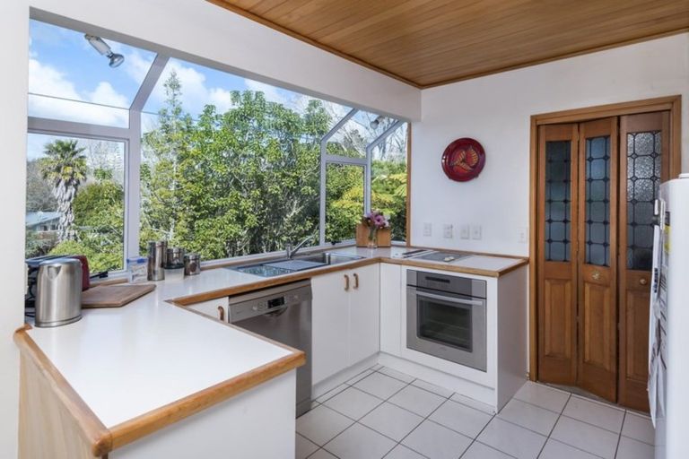 Photo of property in 17 Tanglewood Place, Cockle Bay, Auckland, 2014