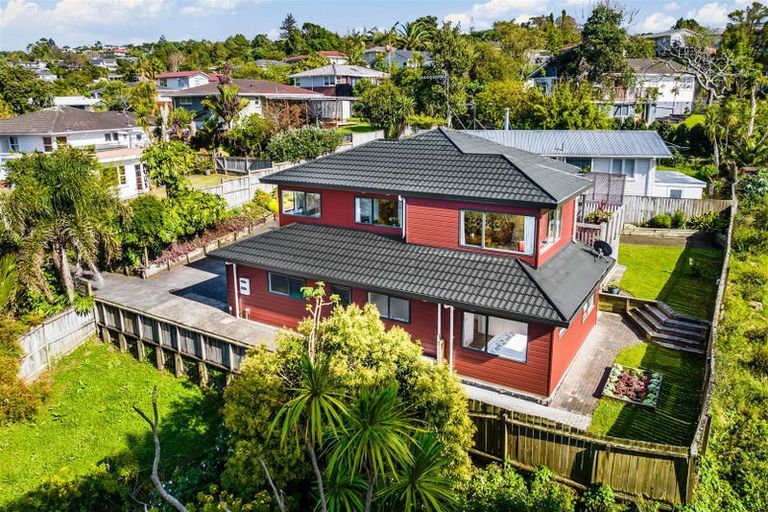 Photo of property in 2/11a Agincourt Street, Glenfield, Auckland, 0629