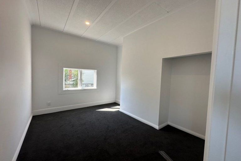 Photo of property in 42 Tennyson Street, Dannevirke, 4930