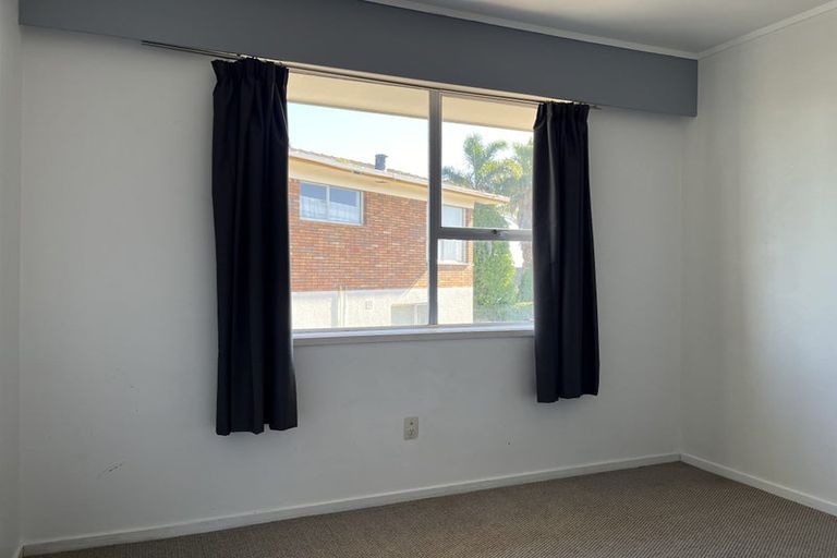 Photo of property in 68 Royal Road, Massey, Auckland, 0614