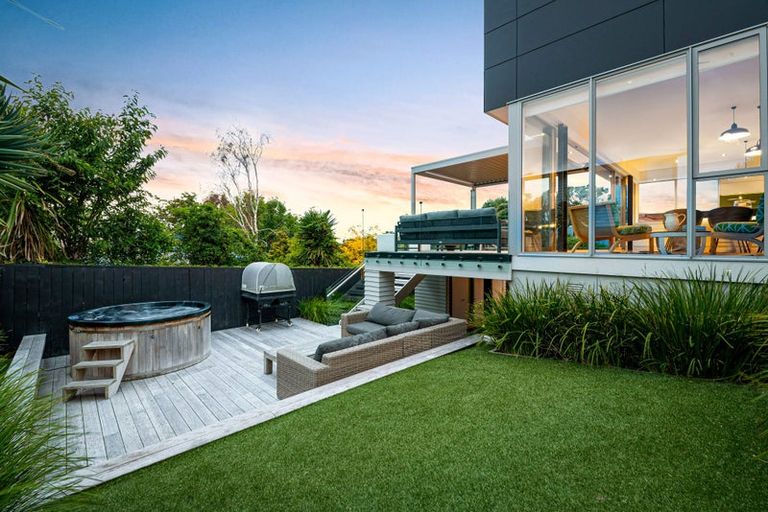 Photo of property in 1/129 Kowhai Road, Mairangi Bay, Auckland, 0630