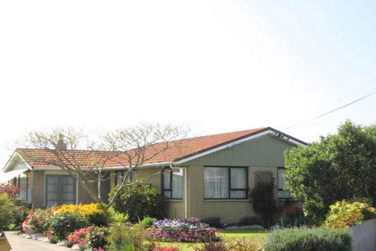 Photo of property in 16 Esk Place, Aranui, Christchurch, 8061