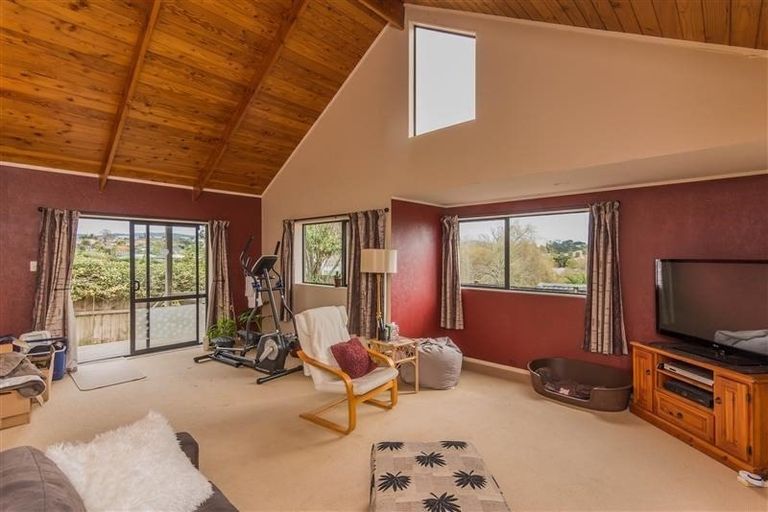 Photo of property in 3/95 Sturges Road, Henderson, Auckland, 0612