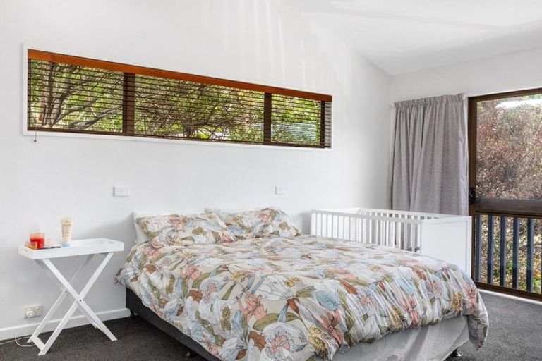 Photo of property in 3 Oak Avenue, Paremata, Porirua, 5024