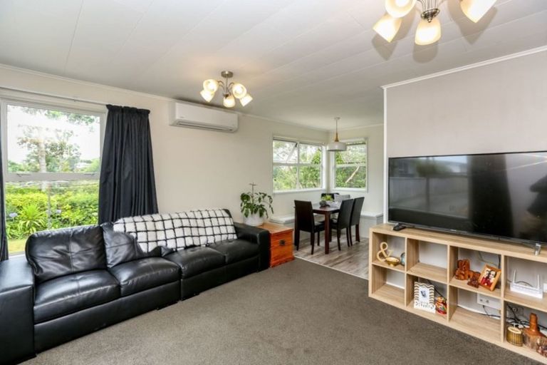 Photo of property in 8a Elm Grove, Westown, New Plymouth, 4310