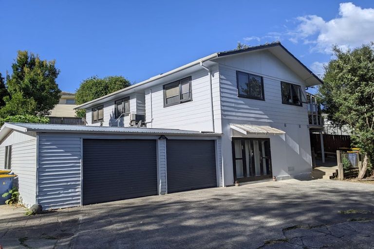 Photo of property in 1/6 Makora Road, Massey, Auckland, 0614