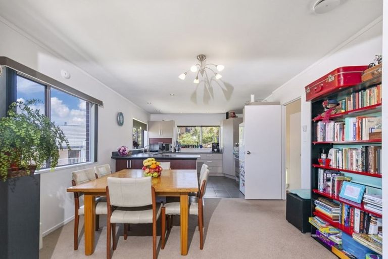Photo of property in 1/127 Stapleford Crescent, Browns Bay, Auckland, 0630