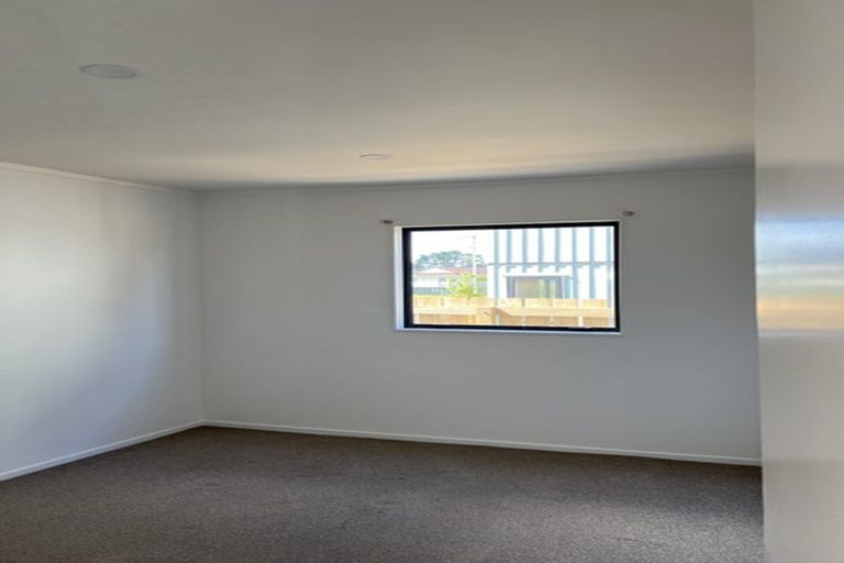 Photo of property in 5 Massine Place, Randwick Park, Auckland, 2105