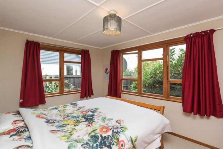 Photo of property in 10 Paddington Street, Northcote, Christchurch, 8052