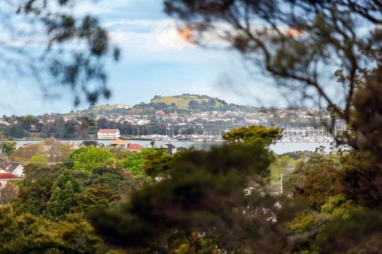 Photo of property in 24a Seaview Avenue, Northcote, Auckland, 0627