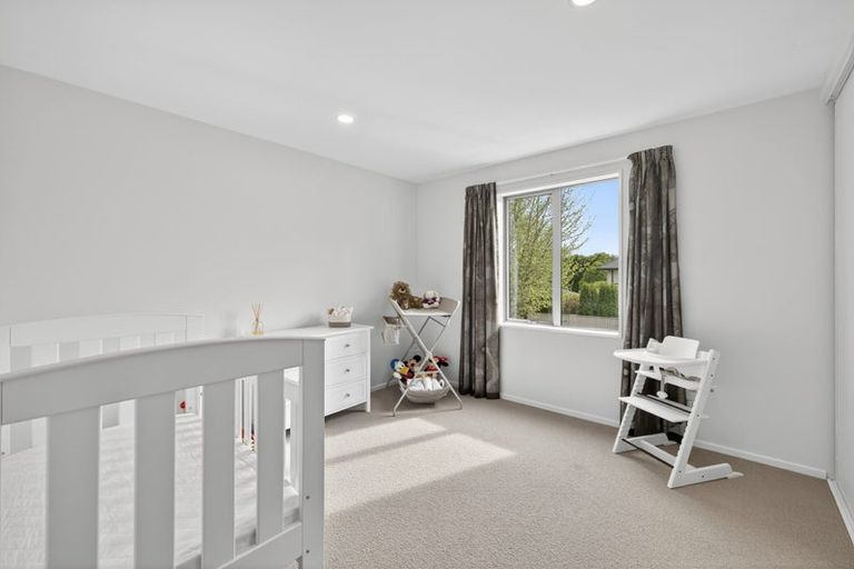 Photo of property in 1a Westburn Terrace, Burnside, Christchurch, 8041