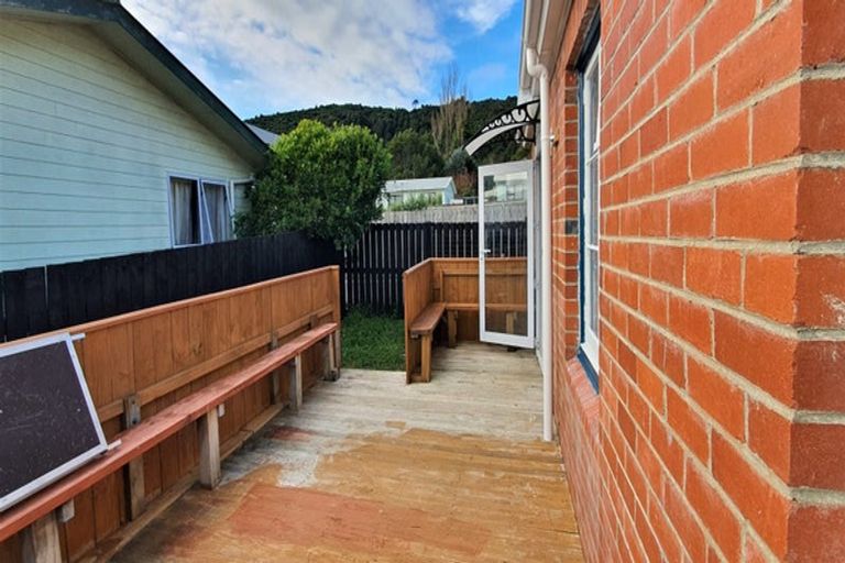 Photo of property in 5 Buller Grove, Naenae, Lower Hutt, 5011