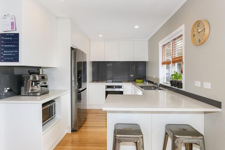 Photo of property in 9 Lawrie Avenue, Pukekohe, 2120