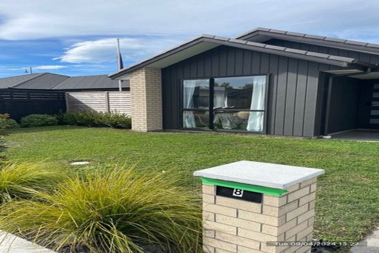 Photo of property in 8 Thomas Ellis Lane, Halswell, Christchurch, 8025