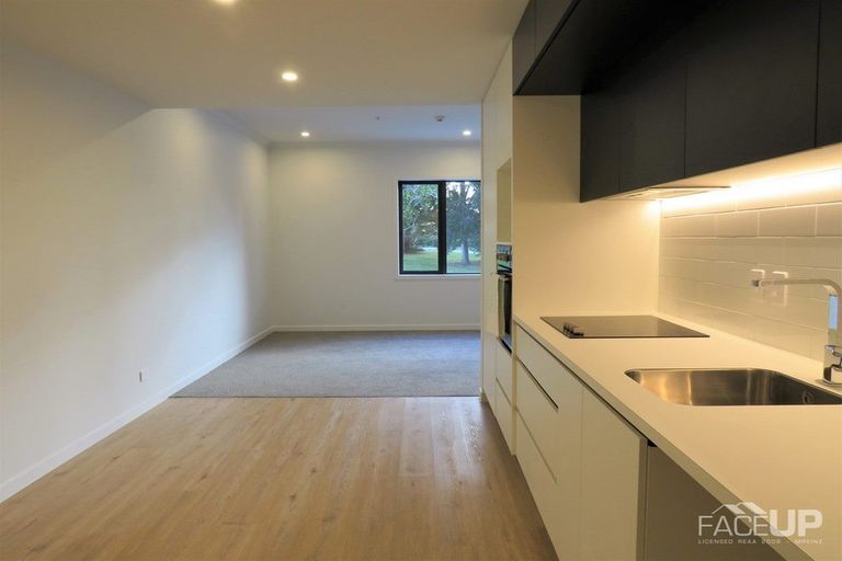 Photo of property in 2/194 Buckley Avenue, Hobsonville, Auckland, 0616