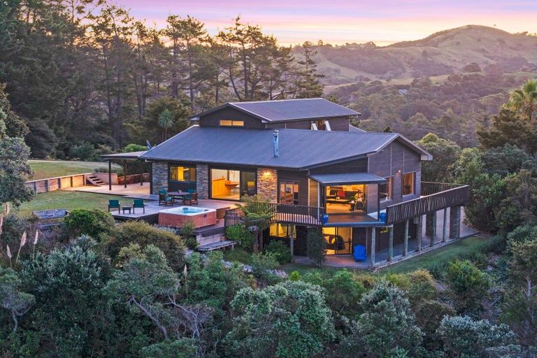 Photo of property in 700 Hibiscus Coast Highway, Waiwera, Orewa, 0994
