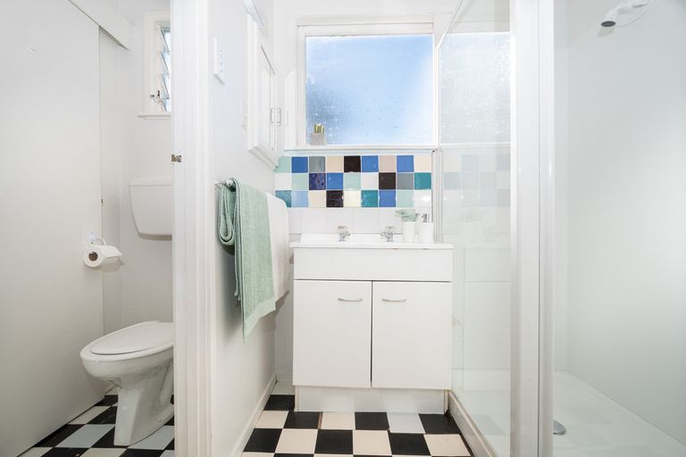 Photo of property in 10 Scotstoun Place, Glen Eden, Auckland, 0602