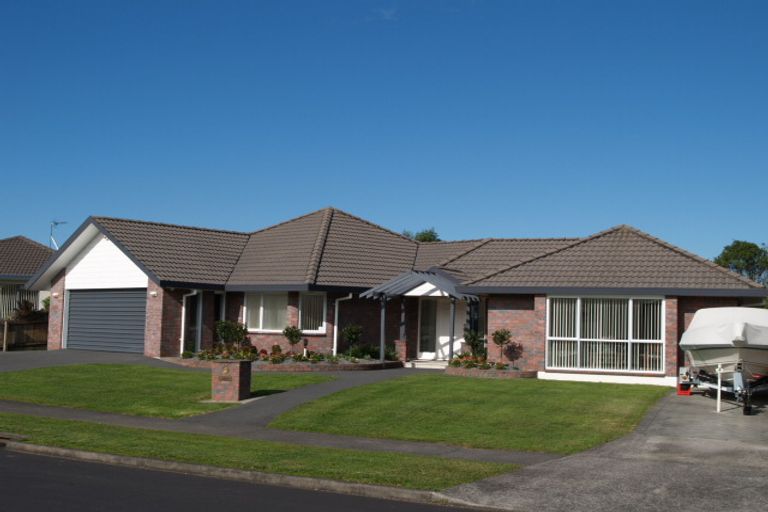 Photo of property in 32 Matterhorn Crescent, Northpark, Auckland, 2013